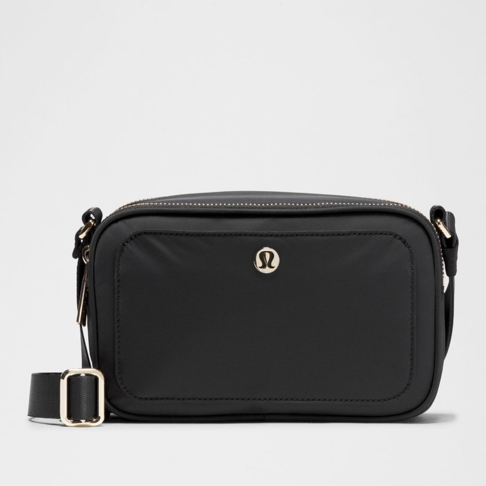 lululemon athletica Black Crossbody Camera Bag 2L with Gold Accents